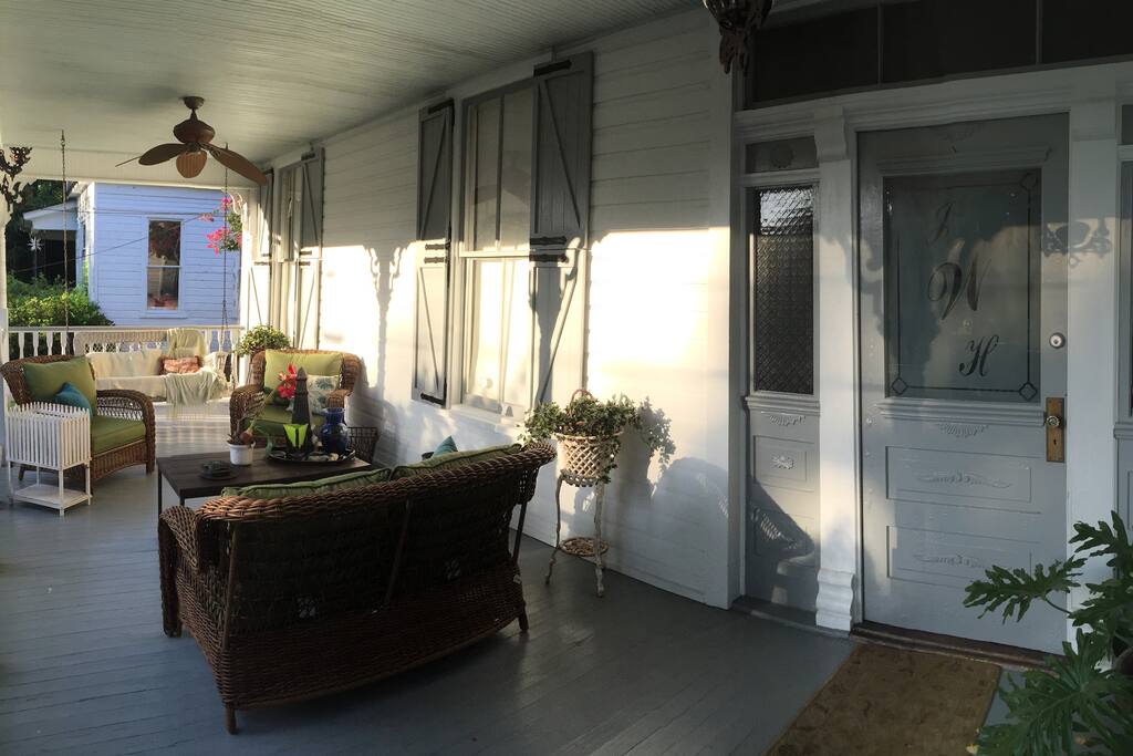 Front veranda (smoking area)