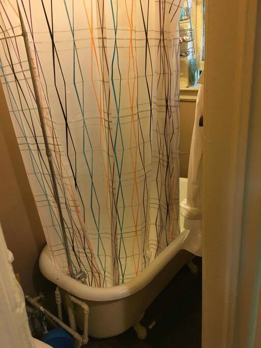 Bathroom: Old fashioned but functional and clean