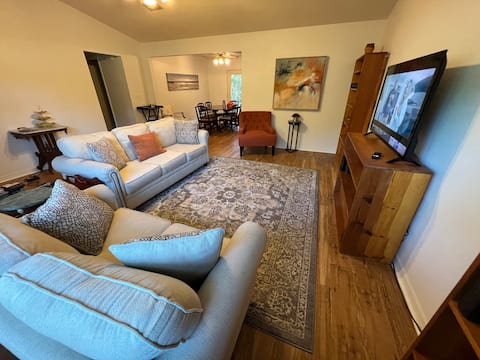 Deerwood Cottage 3BR /2BA Brick Home