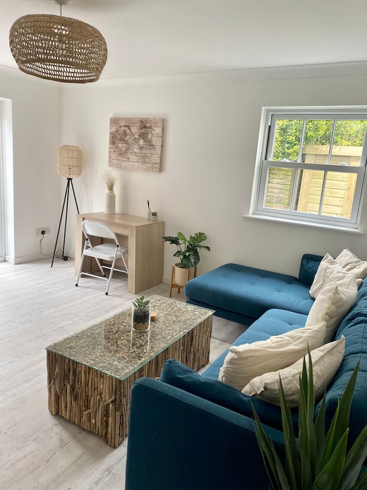 Stylish Cottage,  Lymington Centre - Brockenhurst