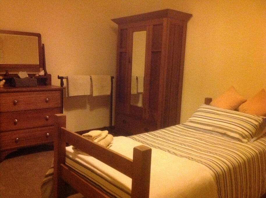 Duck room one single bed.
