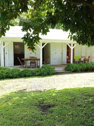 Entire home with 2 bedrooms in guadeloupe - KazaKajou  Malaka