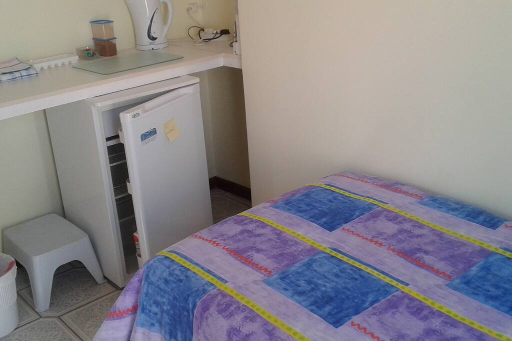 Bed & Bar Fridge