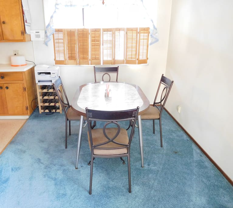 The dining room / breakfast nook gets the morning California sun so that you can always start your day with California sunshine.