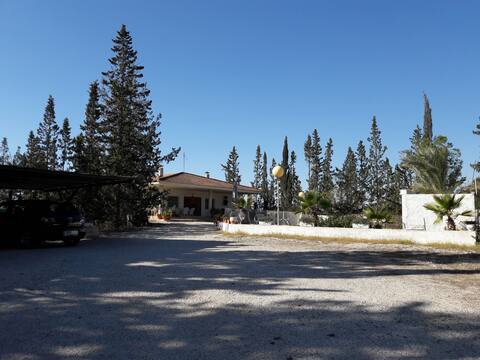 Countryside chalet with pool