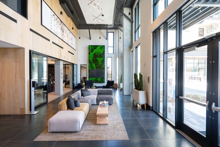 RGVtYW5kUGljdHVyZToyNzk2NDAyNjI4