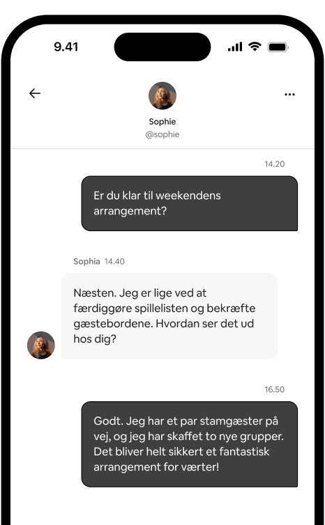 Telefon, der viser en privat samtaletråd mellem to værter, der koordinerer et arrangement.