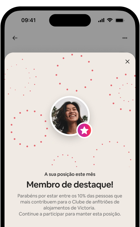 Telemóvel que mostra uma janela modal de celebração de Membro de destaque com o avatar de um anfitrião e um emblema de estatuto.