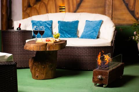 Loft with a view of the mountains