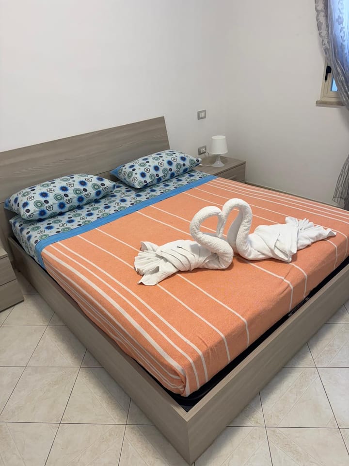 Nicu Mia, Stanza Con Un Letto - ランペドゥーザ島