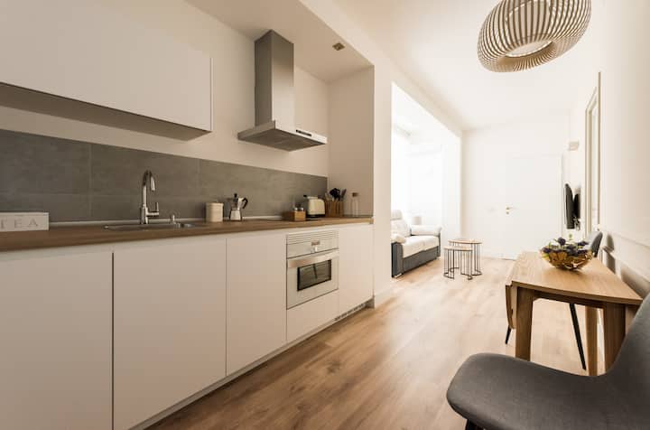 Charming Studio 5´ Walk From Retiro Park, Mode... - Madrid