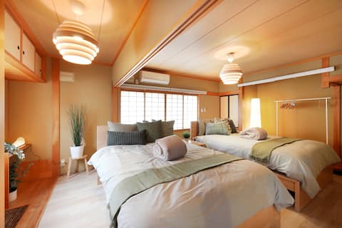 15-minute walk from Hirosaki Station, free parking | 55 m² for up to 4 people | Great access to the