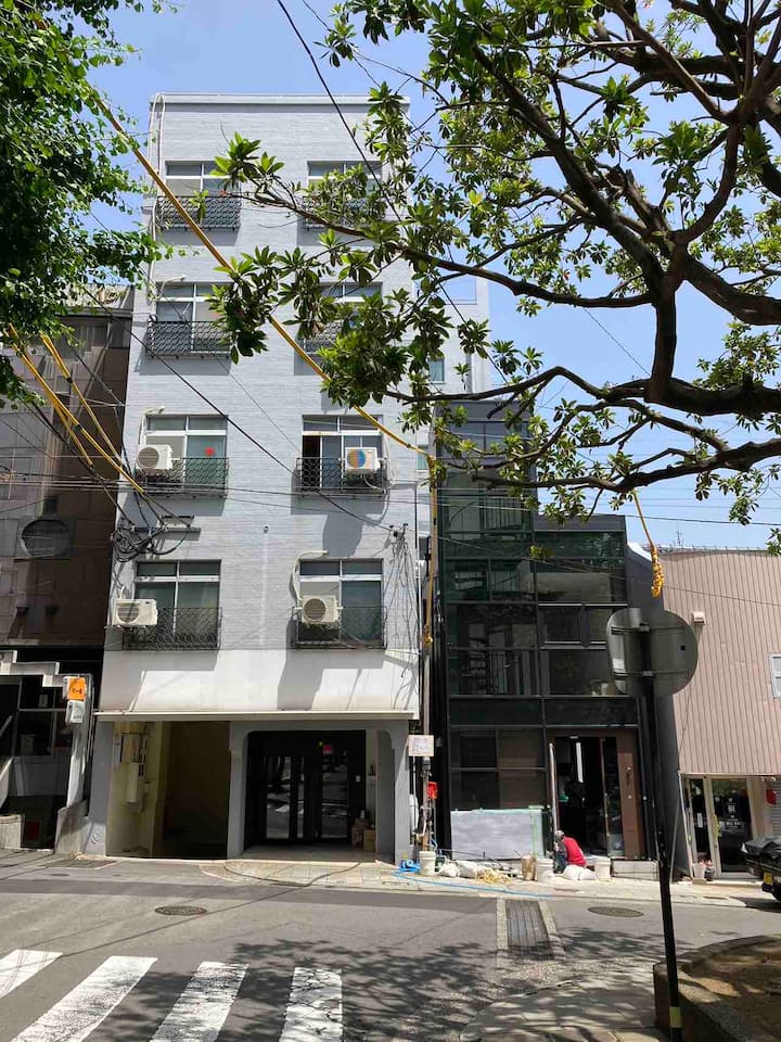 202室長崎市内一番便利な場所!free-wifi！観光、ショッピング、飲食など何でもありますよ~~