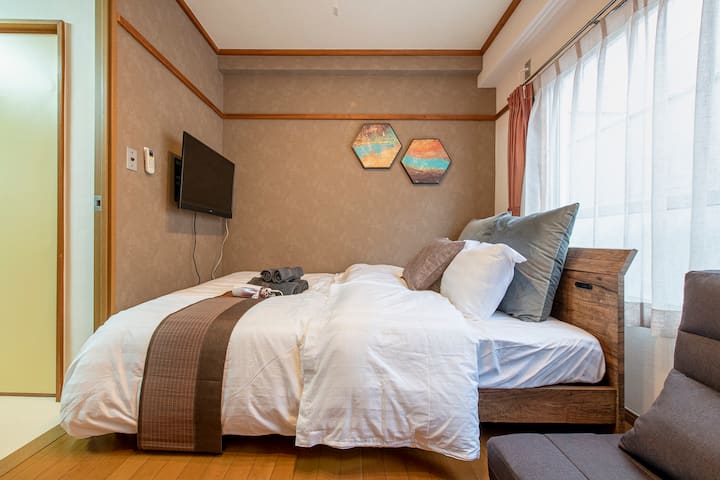 Johnさんのアパートメント 東新宿から4分, Free Wifi、ダブルベッド・ソファベッド付き. - Tokyo