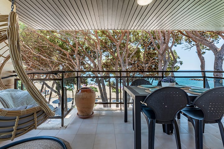 Can Costelles | Beachfront | Sea Views | Pool
