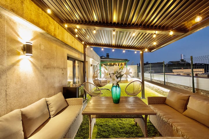 Lucus Skyline & Terrace by Lugo Collection