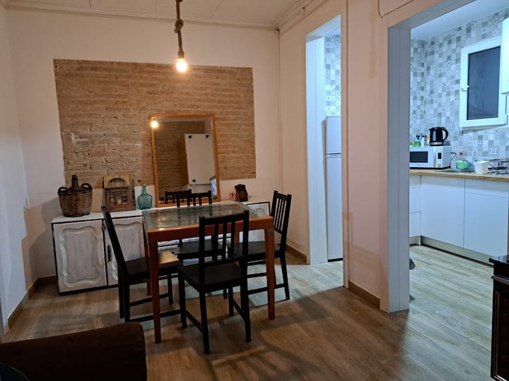 Apartamentos De Giuni 2, Casa Antique - Barcelona - Sants Train station