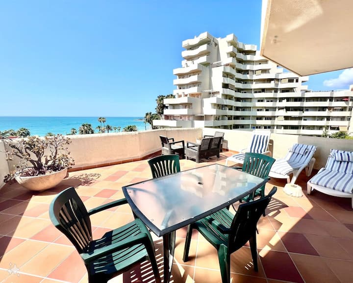 Apartamento Vacacional Frente Al Mar En Benalbeach - Aeropuerto de Málaga - Costa del Sol (AGP)
