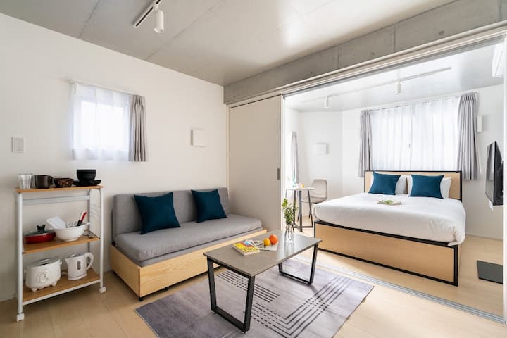 Excellent access to Shinjuku and Shibuya / Convenient Ikebukuro area / 5-minute walk from…