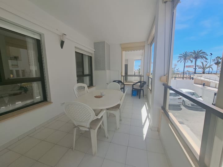 Ref: 299 Apartamento De 4 Dormitorios En Primera Línea De Playa Con Piscina En Fuengirola - Mijas