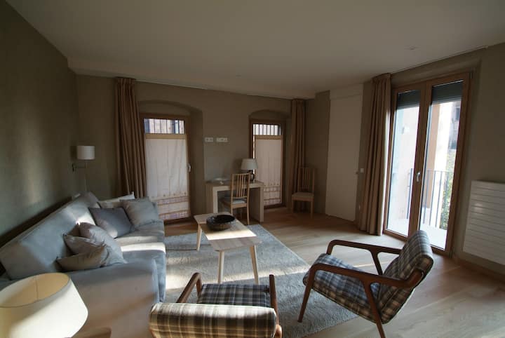 Beautifully Furnished Luxury Apartment In Girona - Girona