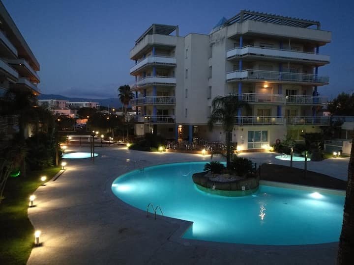Apartamento En Complejo Residencial Av-24 - Roses