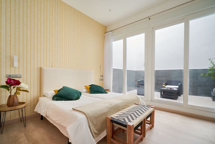 Nosquera, 1-1lovely Studio, Nosquera
