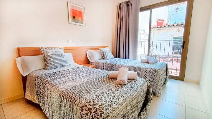 Apartamentos De Joan, Céntrico Apartamento A 2 ... - Lloret de Mar