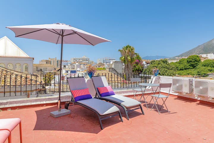 Escuela Village | Sleeps 4 | Old Town, Quadrupl... - Marbella