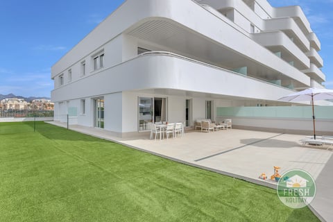 Modern Apartment • walking distance to the Beach
