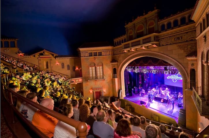 Polk Theatre