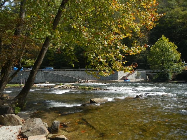 Nantahala River, North Carolina, USA