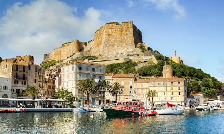https://a0.muscache.com/im/pictures/INTERNAL/INTERNAL-Corse-du-Sud/original/cba4f1ab-3c79-4630-a1d4-fa72e74c953d.jpeg?auto=webp&im_w=720&quality=70&width=720