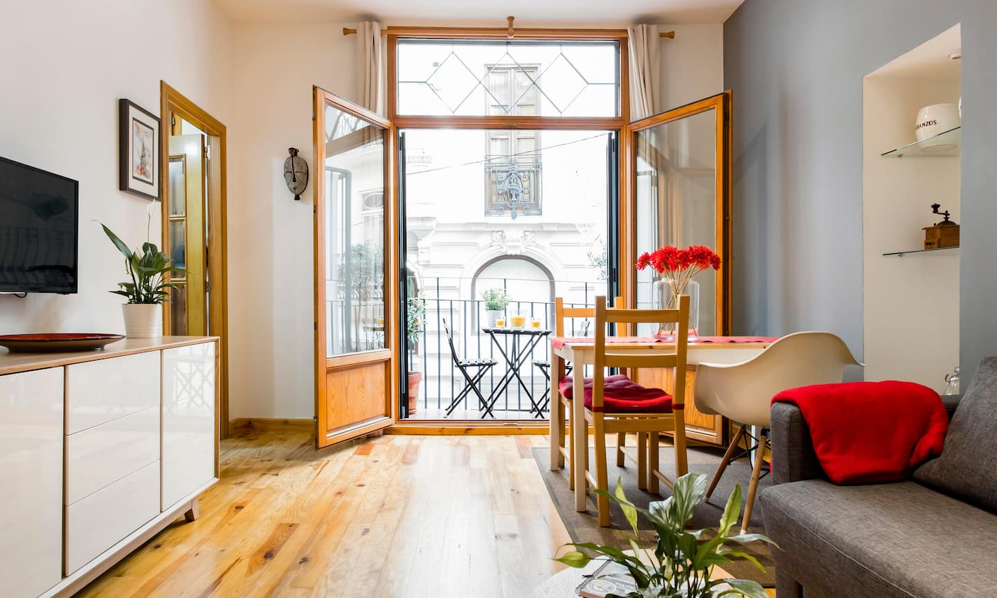 Valencia Beachfront Vacation Rentals | Airbnb