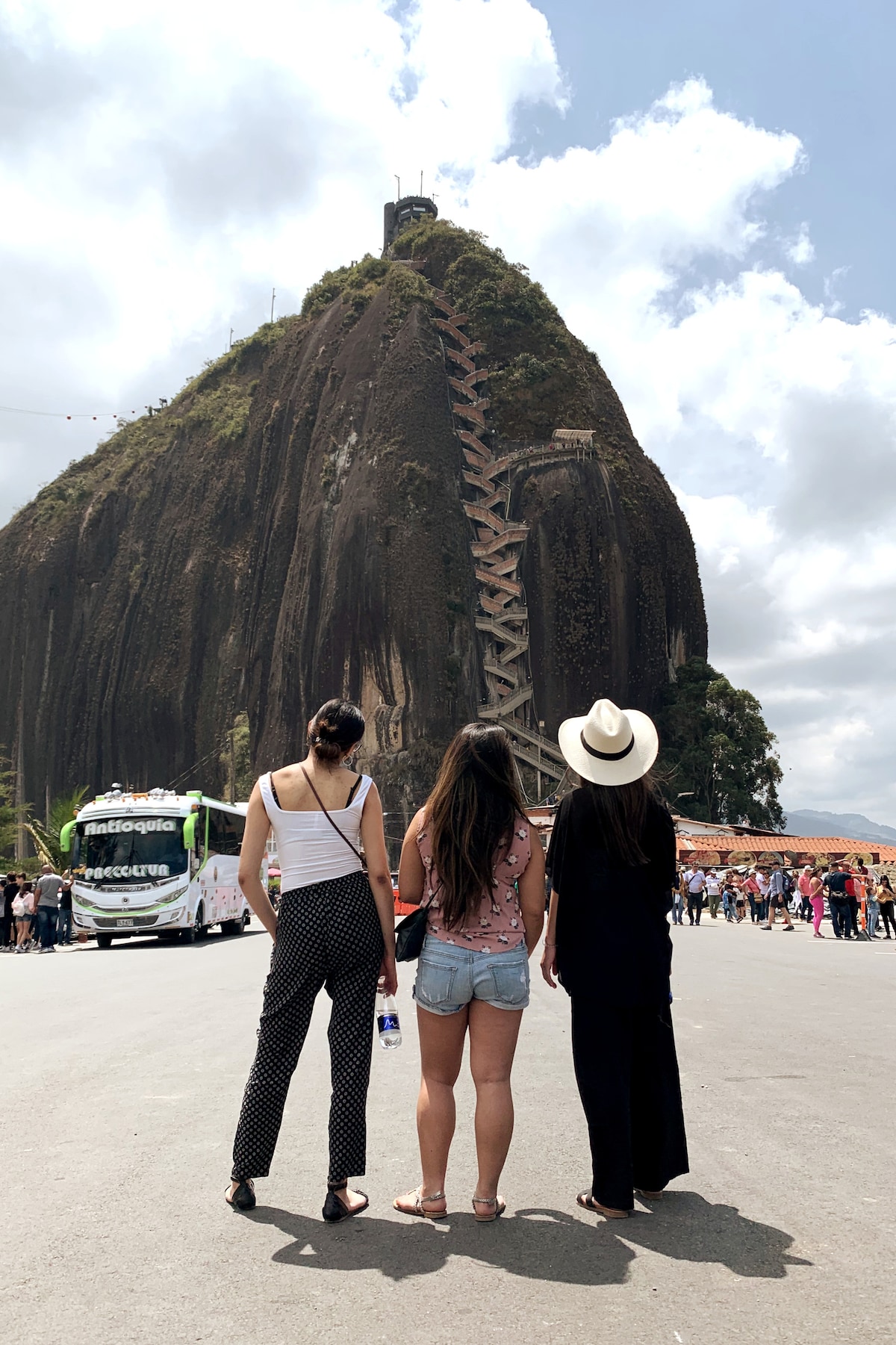 Guatape: Adventure, color and landscape
