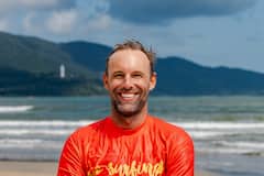Surfea en Da Nang con instructores certificados por la ISA