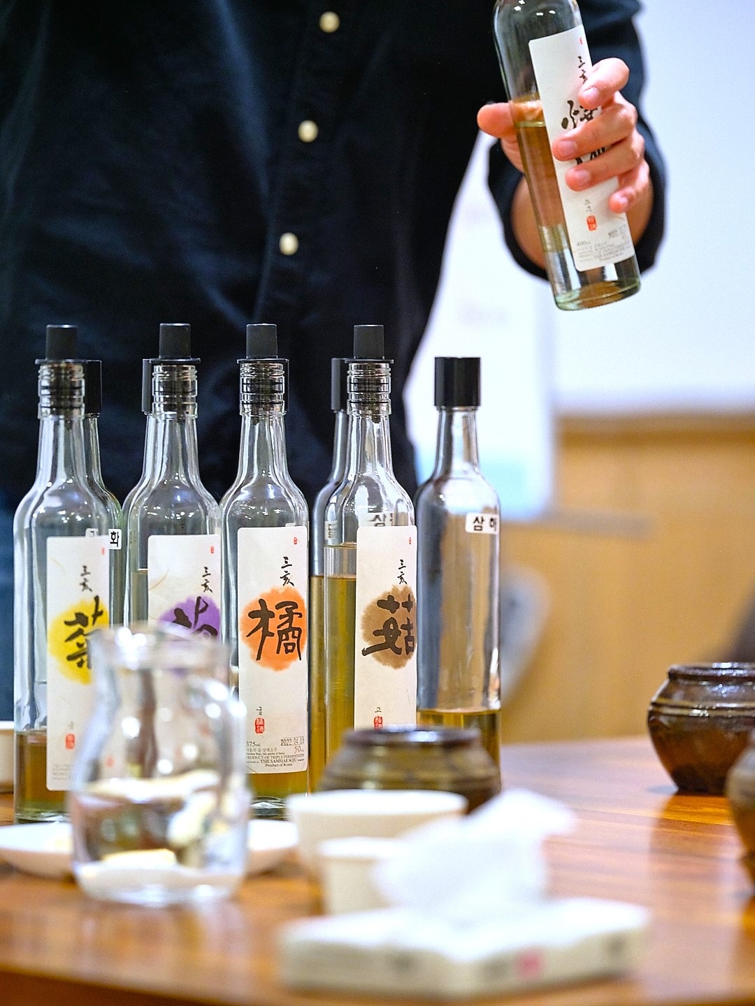 Probiere Soju in der Destillerie: die Geschichte von 3 Schweinen
