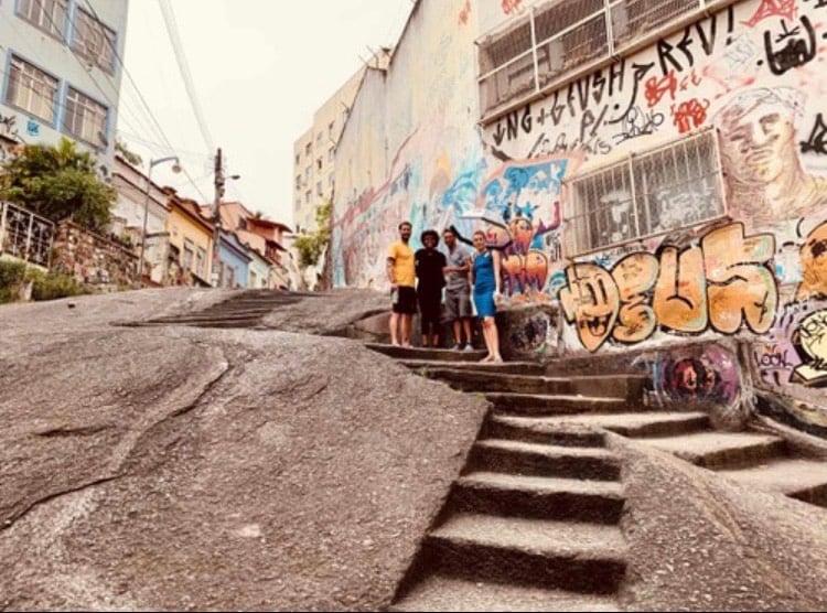 Join the traditional samba circles