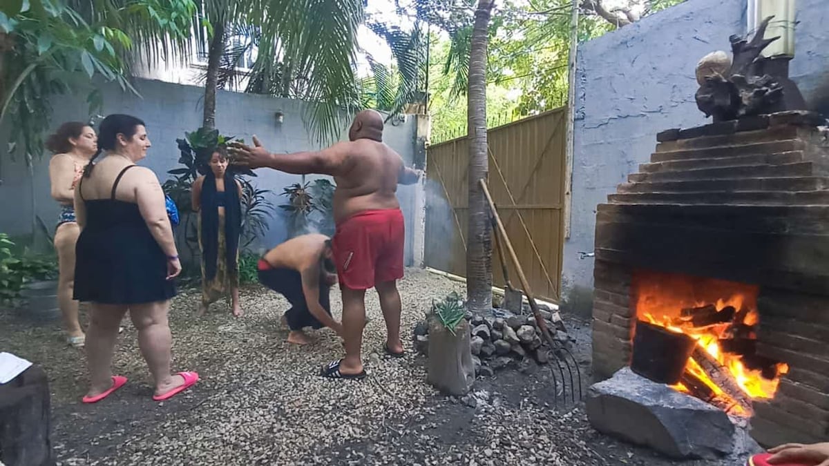 Iċ-Ċerimonja ta' Temazcal, ġewwa Playa del Carmen
