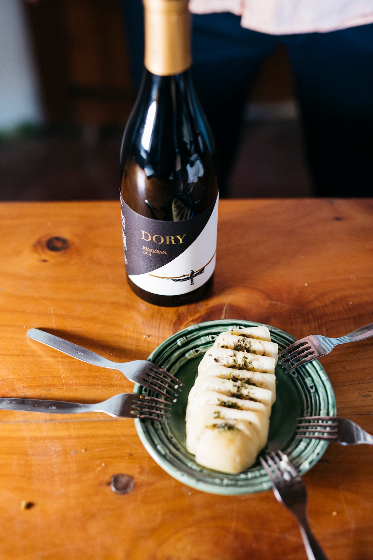 Descubra as vinhas de Lisboa com um guia de vinhos
