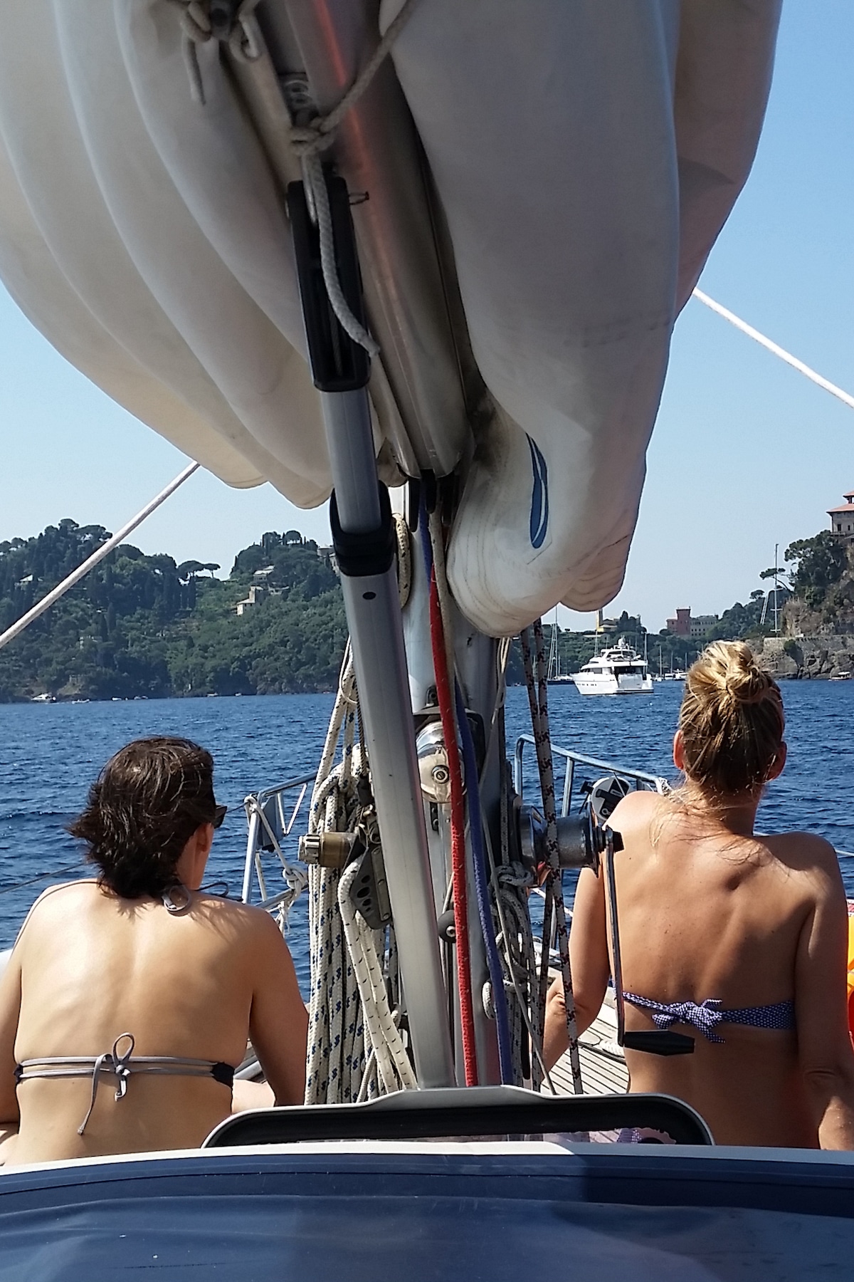 菲诺港海湾航行之旅