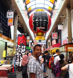 Hotspots & Hidden Gems of Osaka with Local Snack