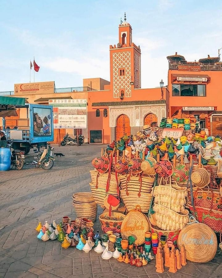 Tour of Marrakech sights and stories with guide · ☆5.0