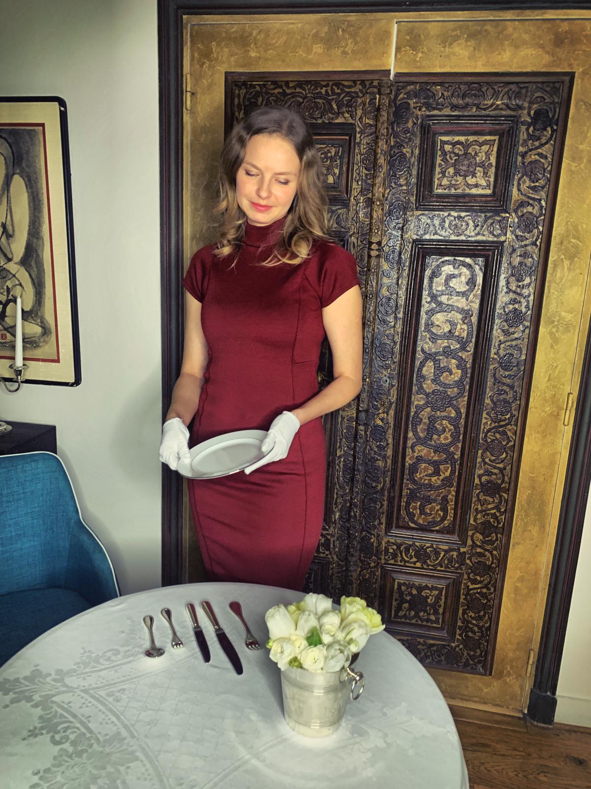 Learn Art de la Table with an etiquette..