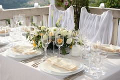 Learn Art de la Table with an etiquette..