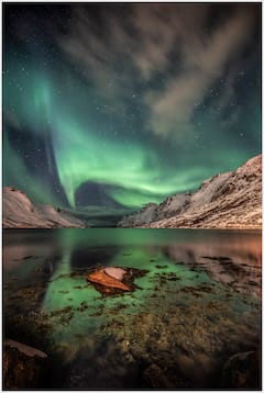 Capture the northern lights with pro-photographer