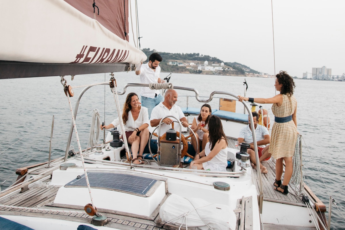 Fall in love in Lisbon on a romantic cruise