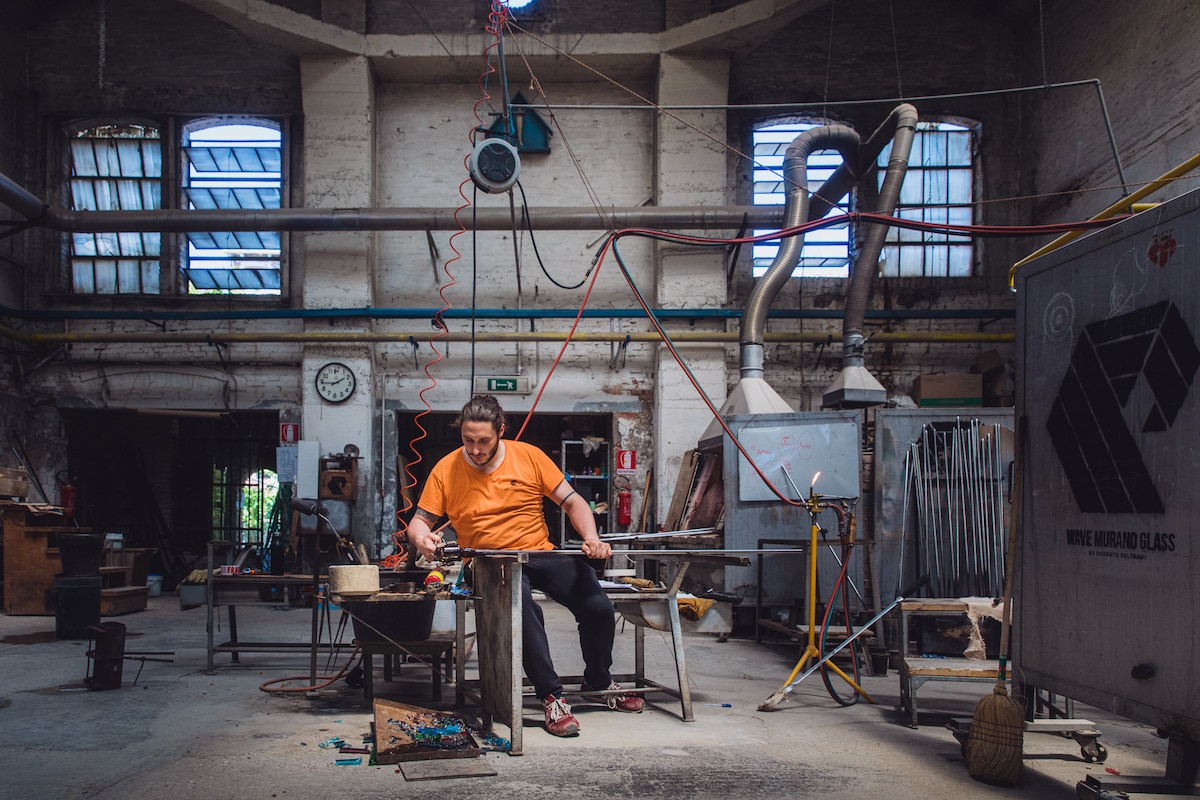 Experience a real Murano glass factory