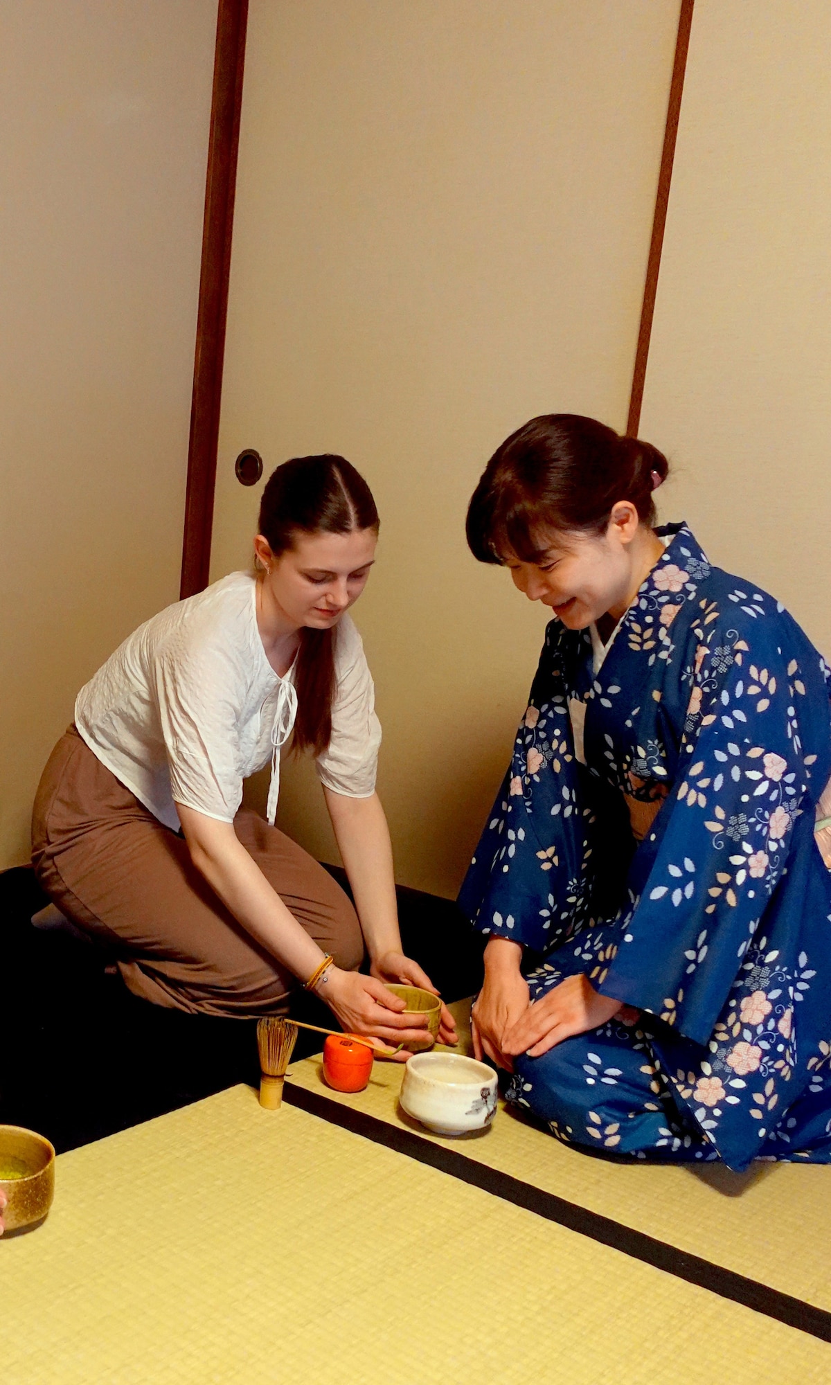 Learn tea ceremony in Kyoto townhouse with Kimi