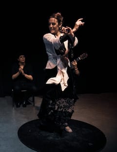 Aprende a bailar flamenco mientras viajas por Sevilla